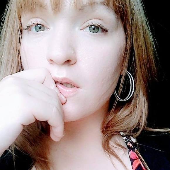 Meet your Posher, Emily - Picture 1 of 1